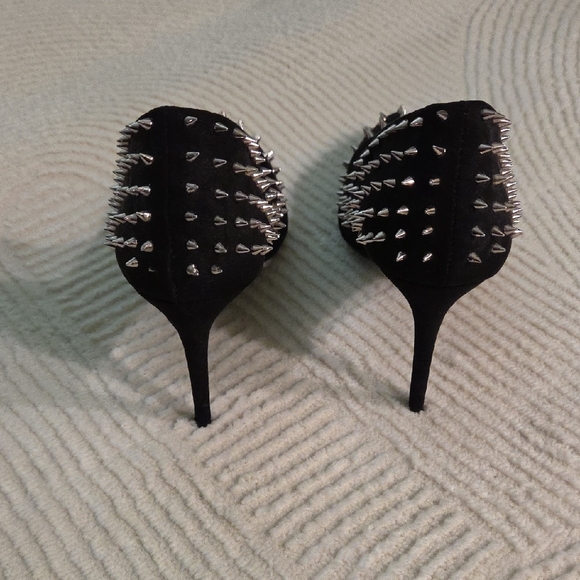 Steve Madden Black Pointed-Toe Spike Stiletto Pumps - Picture 5 of 8